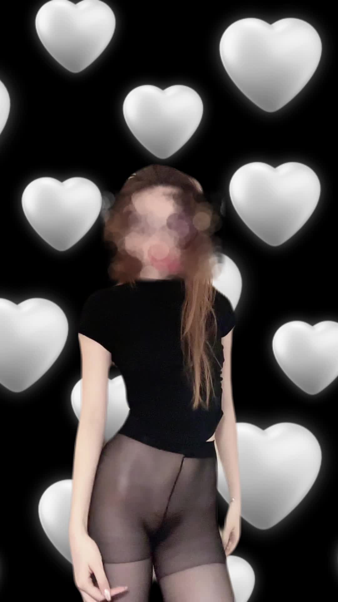 小美在办公室真空黑丝给我跳艳舞